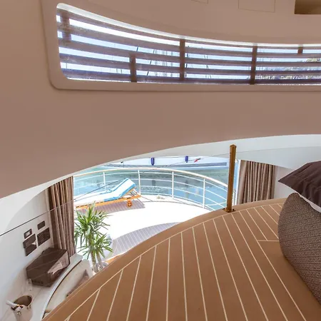 Luxury Floating - Ботель