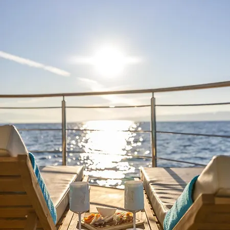 Luxury Floating -