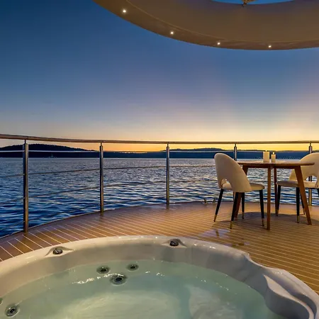 Luxury Floating - Botel Split