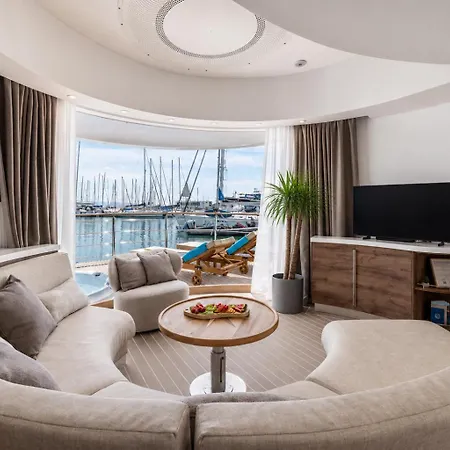Luxury Floating - * Split