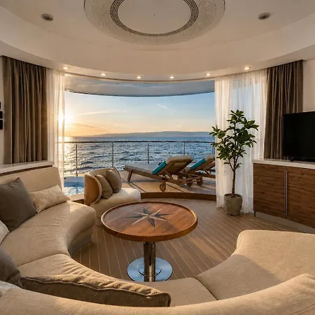 Luxury Floating - * Split