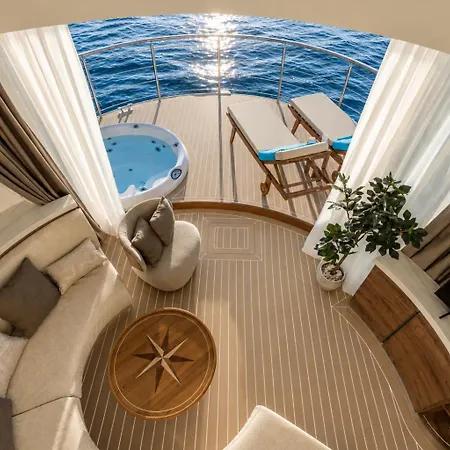 Luxury Floating - * Split