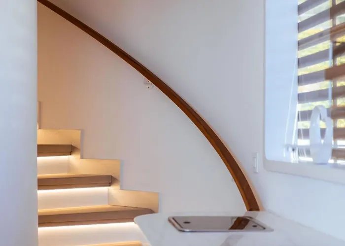 Botel Luxury Floating - *