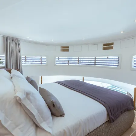 Luxury Floating -